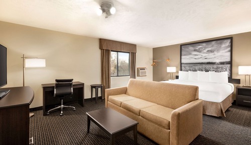 Studio Suite, 1 King Bed, Non Smoking
