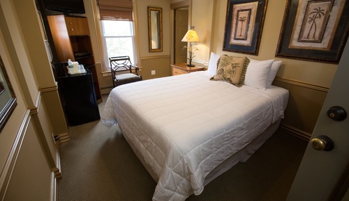 Deluxe Room, 1 Queen Bed, Private Bathroom, Ocean View (Deluxe Queen With Ocean View)