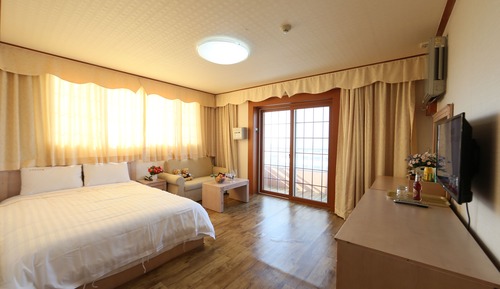 Standard Condo (15PY, extra person fee over 3 people)