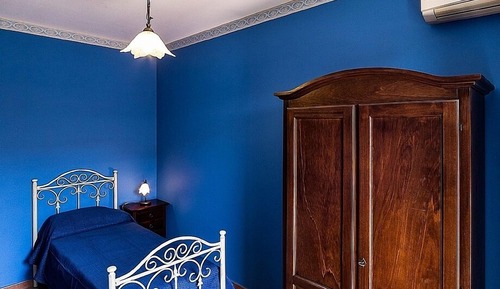 Family Room, Connecting Rooms