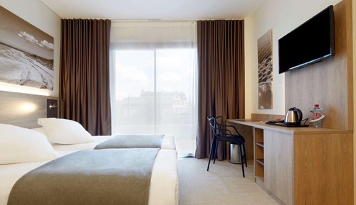 Studio, 2 Twin Beds
