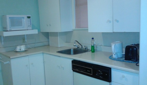 Comfort Suite, 1 Queen Bed, Private Bathroom, Courtyard View
