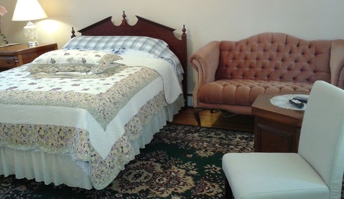 Superior Suite, 1 Queen Bed, Private Bathroom