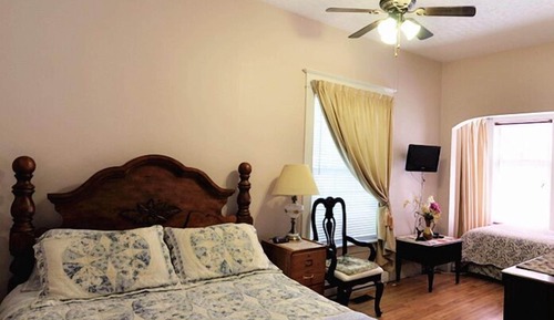 Room, Private Bathroom (1 queen bed and 1 single bed )