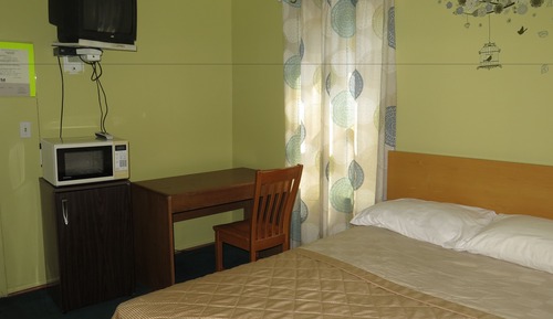 Economy Room, 1 Queen Bed, Accessible, Ground Floor
