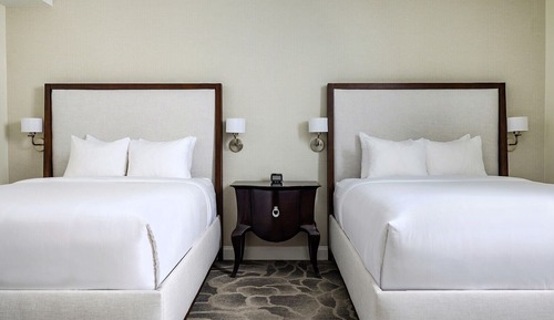 Deluxe Double Queen Room