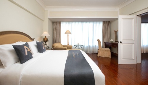 AMBASSADOR SUITE