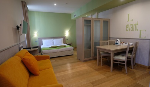 Standard Studio, City View (Levante)
