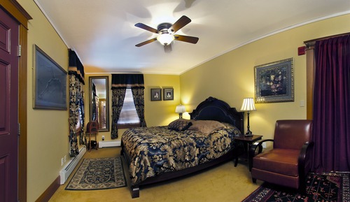 Suite, 1 King Bed