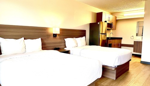 Exclusive 2 Double Bedroom with Kitchenette