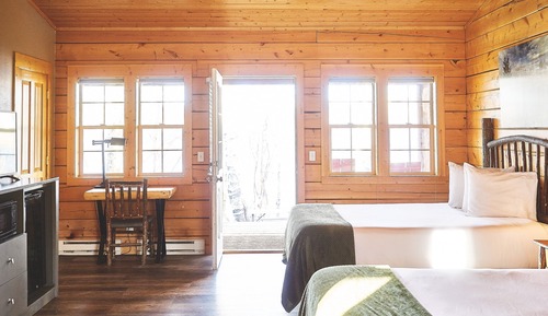 Standard Cabin, 2 Queen Beds (Pet Friendly)