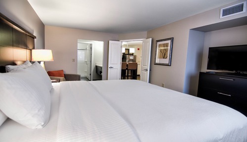 Suite, 1 King Bed, Accessible (Communications)