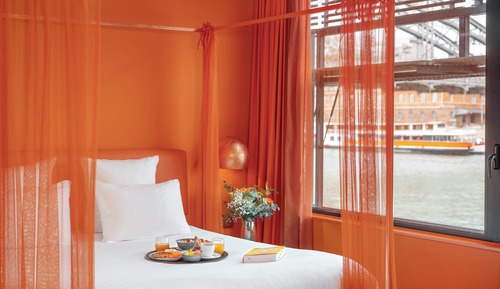Suite designer sunset Seine view