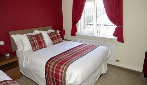 Double Room, Ensuite (with Extra Bed - Room 1)