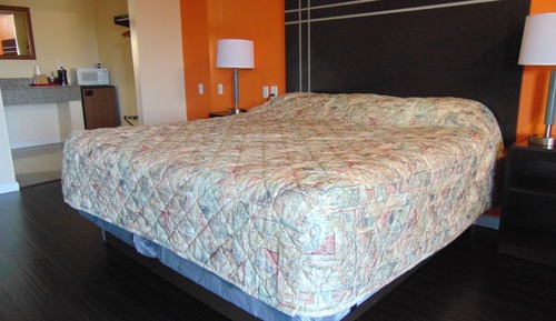 Standard Room, 1 King Bed