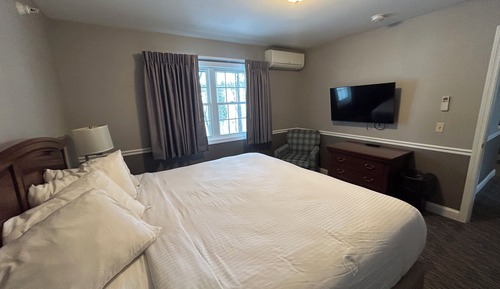 The Golden Suite, 1 King Bed, With Private Living Room