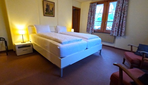 Classic Twin Room, Private Bathroom
