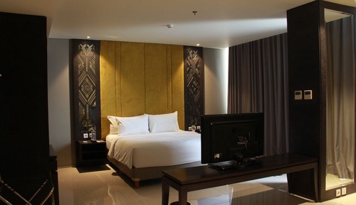 Golden Studio, 1 King Bed, Smoking