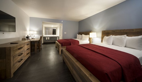 Deluxe Room, 2 Queen Beds, Pool View