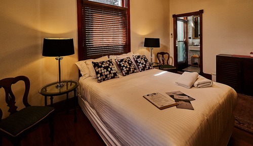 Luxury Queen Suite