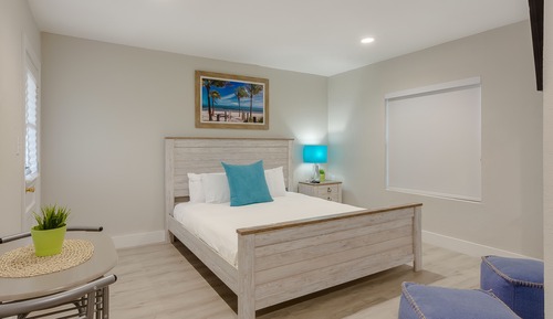 Suite, 1 King Bed, Kitchenette
