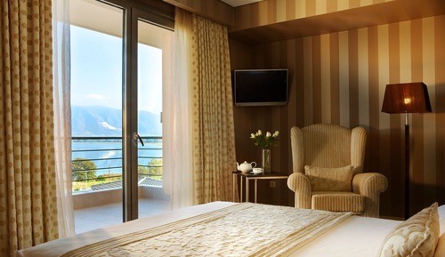 Superior Suite, Lake View