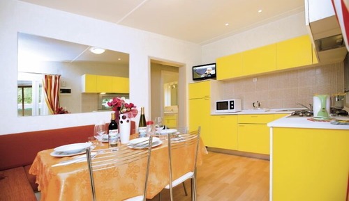 Maxi Caravan Magic Top Chalet, Beach Service Included