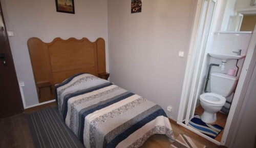 Chambre Simple Confort, salle de bains privée