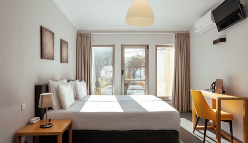 Senior Twin Room, 2 Twin Beds, Accessible