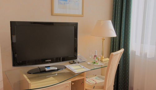 Classic Double Room (elevator up to 2nd floor only)