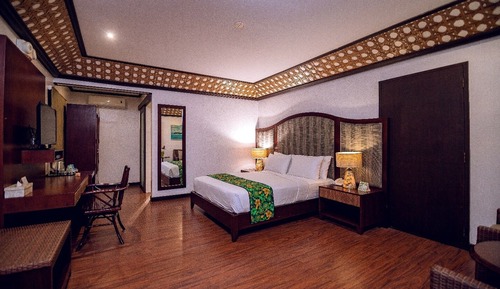 Deluxe Queen Villa with Veranda