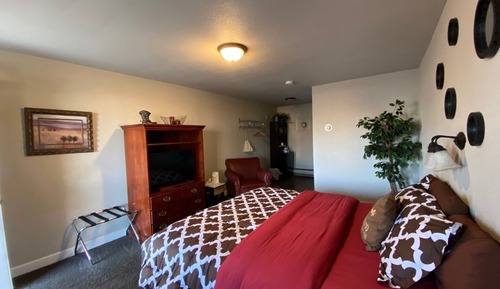 Standard Room, 1 King Bed