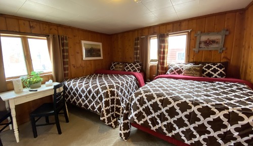 Cabin (RUSTIC COMFORT,2 QUEEN,KITCHENETTE)