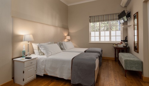 Twin Room 02