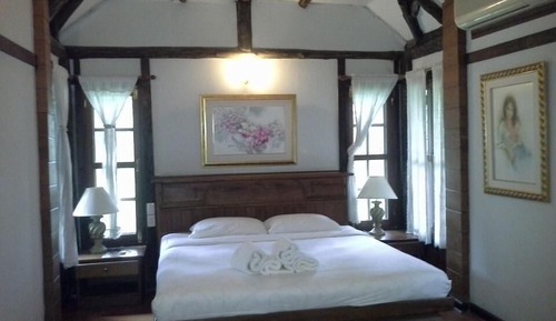 Traditional House, 3 Bedrooms (บ้านประกายเดือน - max 10 persons)