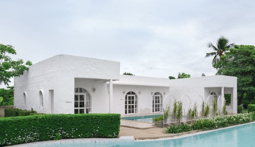 Pool Villa (3 King Beds)