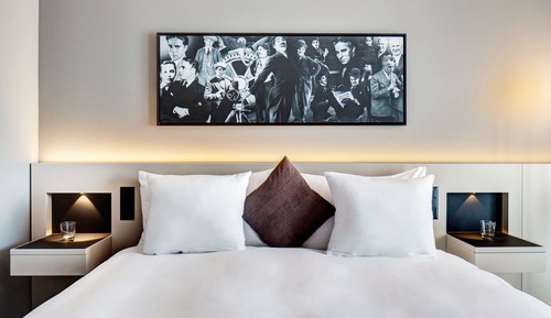 Standard Room, 1 King Bed, City View