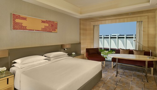 Room, 1 King Bed (Elante Mall View)