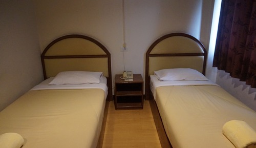 Standard Twin Bed - Aircon Room