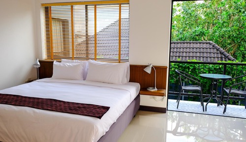 Deluxe Double Room, 1 King Bed, Non Smoking, Hill View