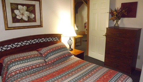 Comfort Loft, Private Bathroom (Loft #17 - Adult Only (No Pets)