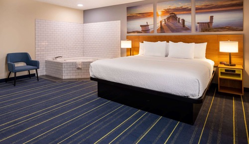 Deluxe Room, 1 Queen Bed, Non Smoking