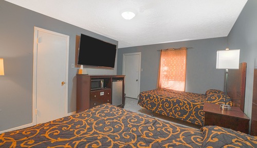 Room, 2 Queen Beds, Smoking, Kitchenette