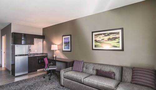 Deluxe Suite, 1 King Bed, Accessible, Non Smoking (Deluxe Family Suite)
