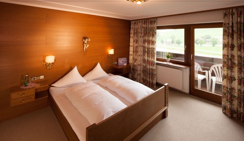 Basic Double Room, Balcony, Mountain View