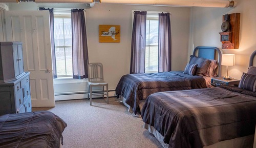 Suite, Ground Level Apartment, Full Kitchen, Private Bathroom