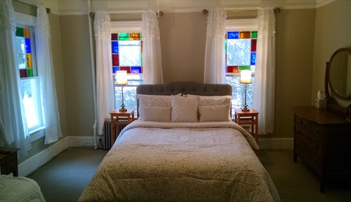 Esopus Room,  2nd Floor, 1 Queen Bed, 1 Daybed, and 1 Trundle Bed, Non Smoking, Private Bathroom