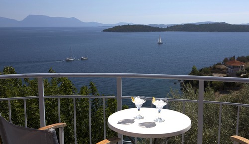Red Tower 2-bedroom Suite Sea View