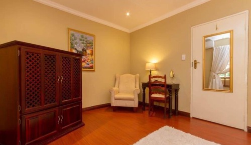 Deluxe Suite (3)