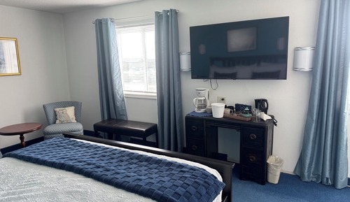 Deluxe king bed suite
